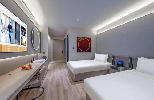 Tianjin City Center Hotel | Tianjin Binjiang Road Pedestrian Street Orange Crystal Hotel