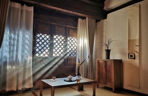 Dali Ancient Town Hotel | Tianxi Mansion in Dali Ancient City - A Century-Old Official Residence