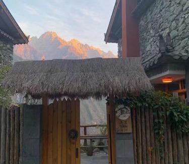 Hutiaoxia Hotel | Tiger Leaping Gorge yachajiao Manor