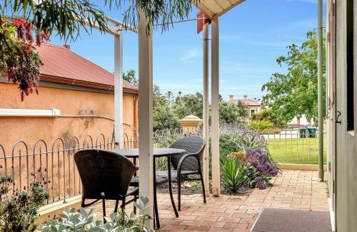 Semaphore House | Time and Tide Beach Cottage on the Esplanade