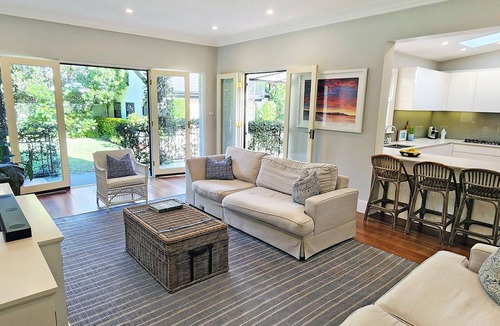 North Bondi House | Timeless Coastal Living in the Heart of North Bondi