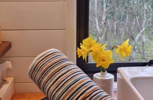 Macclesfield House | Tiny House/Retreat in Adelaide Hills. Secluded, peaceful, country views.