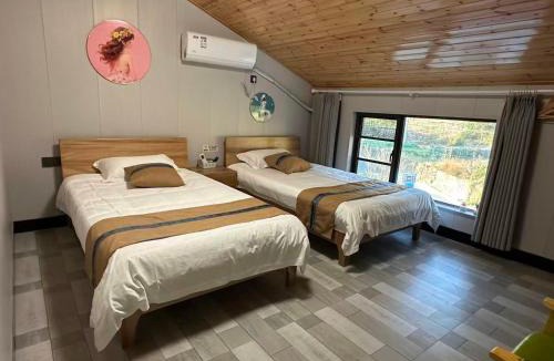 Tonglu County Hotel | Tonglu Hemingge Homestay