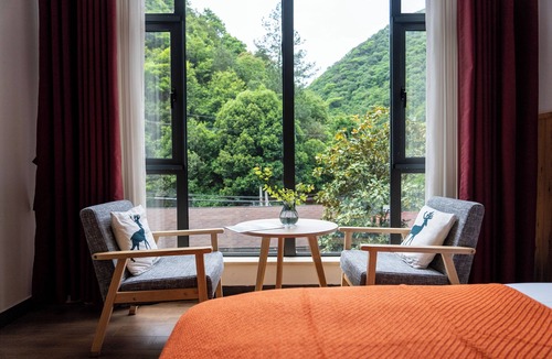 Tonglu County Hotel | Tonglu You Jian Shui Zhi Lin B&B