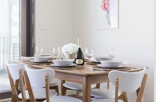 Wolli Creek Apartment | Top Floor 2BR Pool, Gym, Parking Airport, City