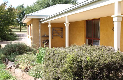 Guyong West House | Topsy's Corner - large rural house near Orange