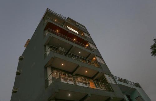 Sector 49 Hotel | Townhouse Zodiac Near Botanic Garden of Indian Republic