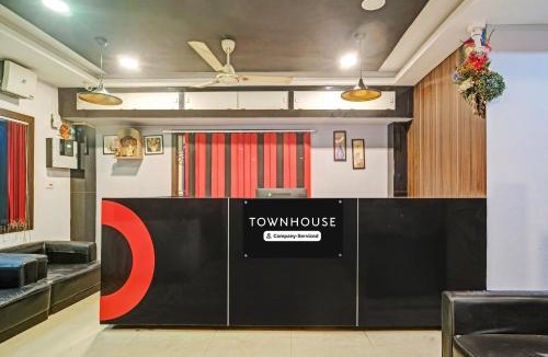 Sualkuchi Hotel | Townhouse Zoo Road Near Guwahati Central Formerly IR Luxuria