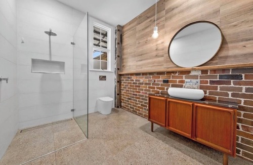 Lower Portland House | Tranquil country homestead retreat set above the Colo River