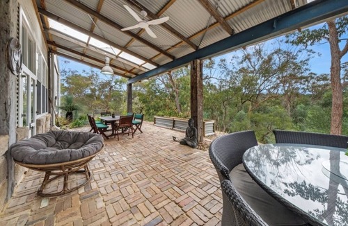 Lower Portland House | Tranquil country homestead retreat set above the Colo River