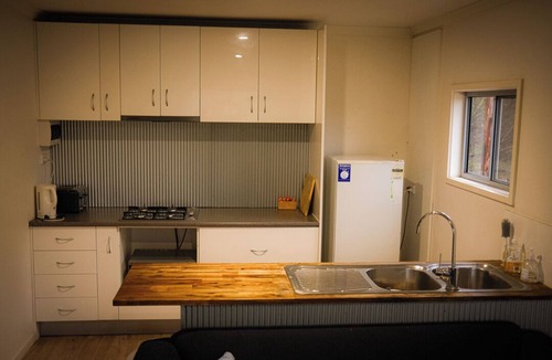 Brownlow Ki Cabin | tranquil holiday set up. close to all you facilities