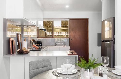 Underdale House | Tranquil Suite - Modern Comfort between CBD & Beach