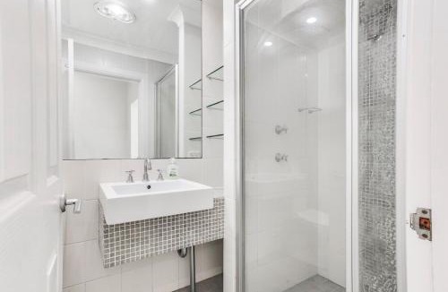 Kirribilli Apartment | Transcending Views