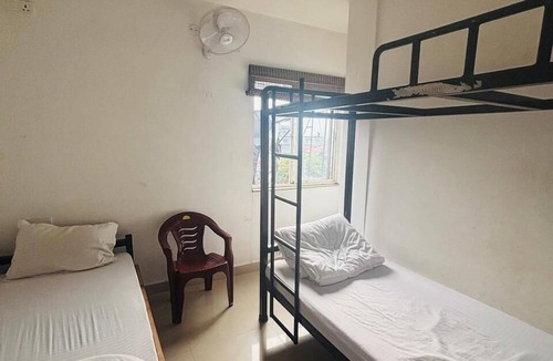 Paltan Bazaar Hostel | Travelers Hostel