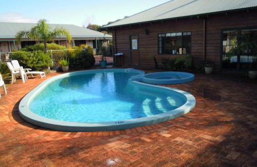 Walpole Hotel | Tree Top Walk Motel