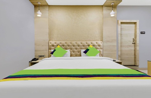 Paltan Bazaar Hotel | Treebo Spring Brook