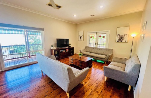 West Albury House | Treetops Escape * Close to CBD * Nature * Unlimited WIFI