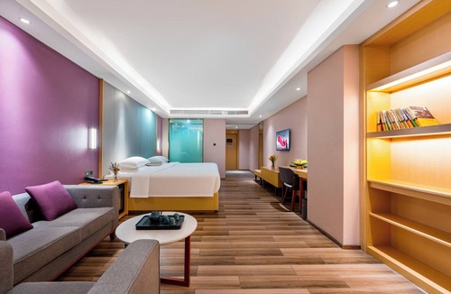 Huadu Hotel | Trendy Romantic MAXScreen Hotel