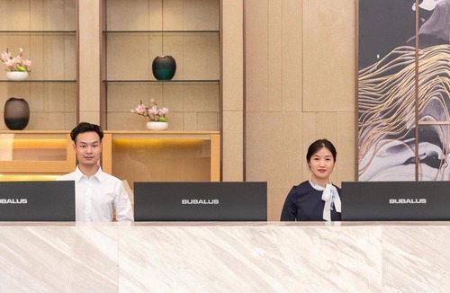 Huadu Hotel | Trendy Romantic MAXScreen International Hotel Guangzhou Baiyun International Airport Branch - Free Shuttle Bus to Guangzhou Baiyun International Airport & Free Deliver Service to Canton Fair Complex During Canton Fair Period & Free VPN Internet Access