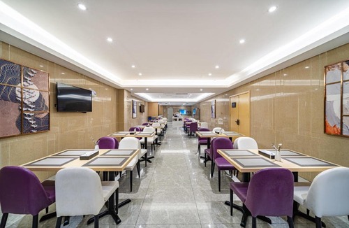 Huadu Hotel | Trendy Romantic MAXScreen International Hotel Guangzhou Baiyun International Airport Branch - Free Shuttle Bus to Guangzhou Baiyun International Airport & Free Deliver Service to Canton Fair Complex During Canton Fair Period & Free VPN Internet Access