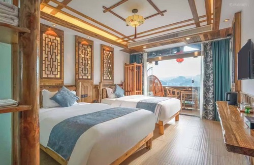 Xiangxi Hotel | Tu Wang Ju Ke Zhan