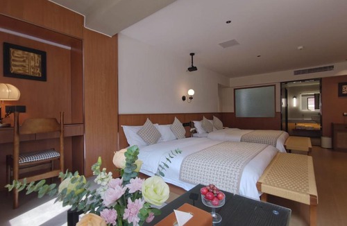 Licheng District Hotel | Tuji Lane and Fanghe Homestay (West Street Kaiyuan Temple Branch)