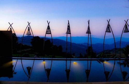 Honghe Cabin | Twelve Manor Xiangdian Yuanyang Rice Terraces Retreat