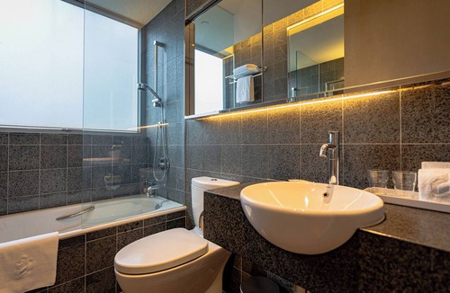 Causeway Bay Hotel | Twenty One Whitfield