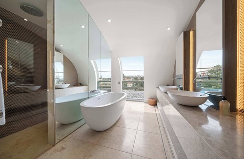Bondi Beach Apartment | Two Level Penthouse - 180 Degree View of Bondi Beach