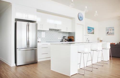 Island Beach House | TWO PELICANS Island Beach