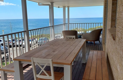 Dee Why House | Two storey beach home on Dee Why Headland. * NYE Fireworks Location *