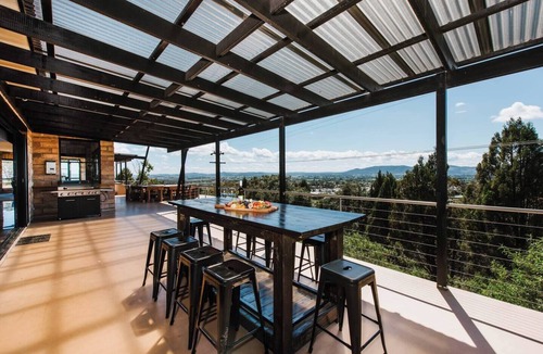 Central Mudgee House | Tyalla Lodge Unique Luxe Design in the Mountains