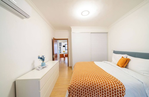 Minhang Bed & Breakfast | Tyms 1BR 1BA Apartment in Gubei