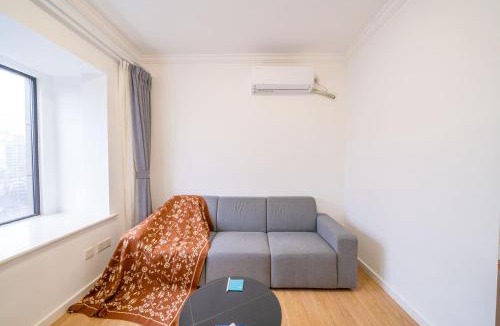 Minhang Apartment | Tyms 1BR Apartment in Gubei Quiet Neighborhood