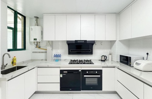 Xujiahui Apartment | Tyms 2BR 2BA Apt Near MetroCity Line 1 9