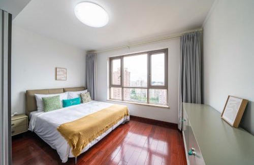 Gubei Apartment | Tyms 2BR APT Hongqiao Yucui Garden
