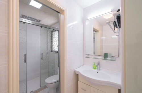 Minhang Bed & Breakfast | Tyms 2BR APT Xujiahui Dacheng Residence