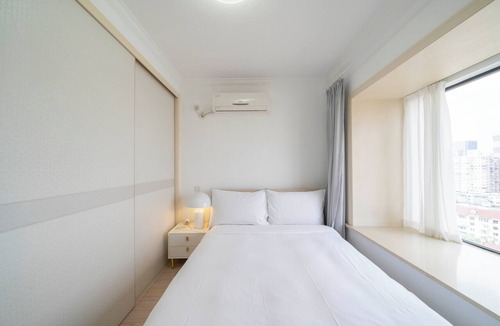 Minhang Bed & Breakfast | Tyms 2BR APT Xujiahui Dacheng Residence