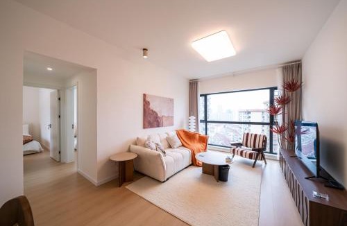 Xujiahui Apartment | Tyms 3BR 2BA Apartment in Xujiahu Walk to Metro