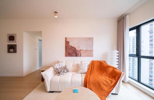 Xujiahui Apartment | Tyms 3BR 2BA Apartment in Xujiahu Walk to Metro