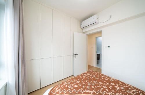 Xujiahui Apartment | Tyms 3BR 2BA Apartment in Xujiahu Walk to Metro