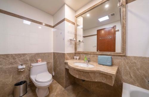 Xujiahui Apartment | Tyms 3BR 2BA Apt Yongxin Garden Xujiahui Metro