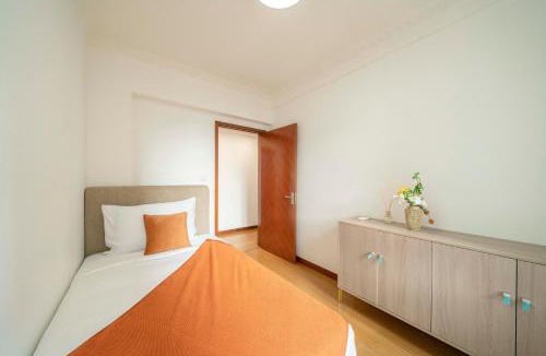 Xujiahui Apartment | Tyms 3BR 2BA Apt Yongxin Garden Xujiahui Metro