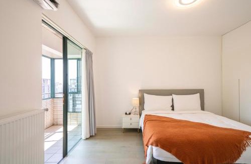 Xujiahui Apartment | Tyms 4BR 2BA Apt Yongxin Garden Xujiahui Metro