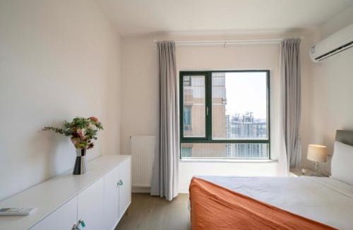 Xujiahui Apartment | Tyms 4BR 2BA Apt Yongxin Garden Xujiahui Metro