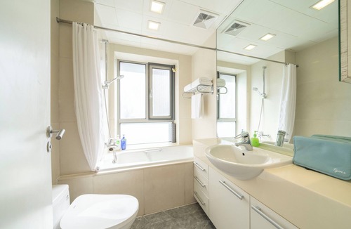 Xujiahui Bed & Breakfast | Tyms Cozy 2BR 1BA Apt Xuhui Metro