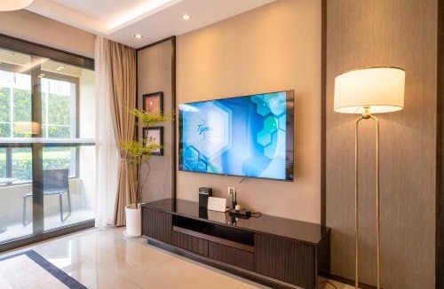 Minhang Apartment | Tyms Gubei Premium 2BR Apt Near Metro Takashimaya