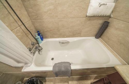 Gubei Apartment | Tyms Gubei Premium 2BR Residence near Gubei CBD