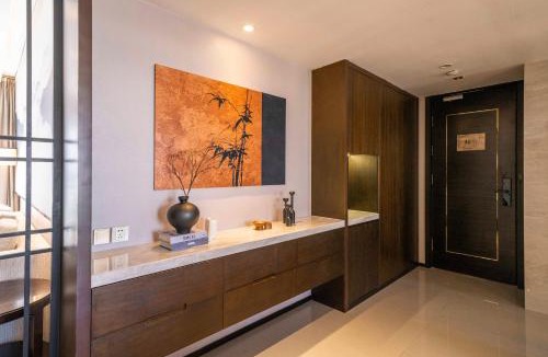 Minhang Apartment | Tyms Gubei Spacious 3BR 2BA near Metro Takashimaya