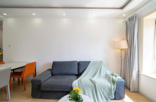 Minhang Apartment | Tyms Modern 2BR APT Xujiahui Dacheng Residence